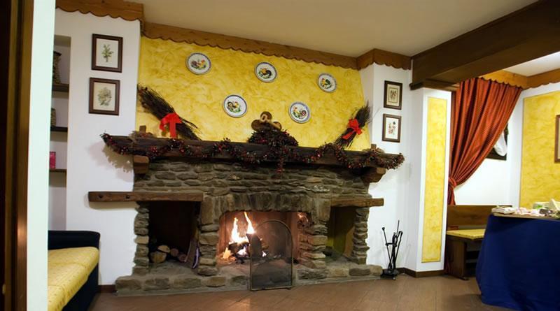 Hotel Ski Club I Cavalieri Rta 塞斯特雷 外观 照片