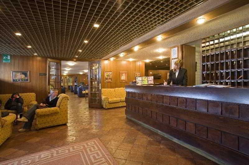 Hotel Ski Club I Cavalieri Rta 塞斯特雷 外观 照片