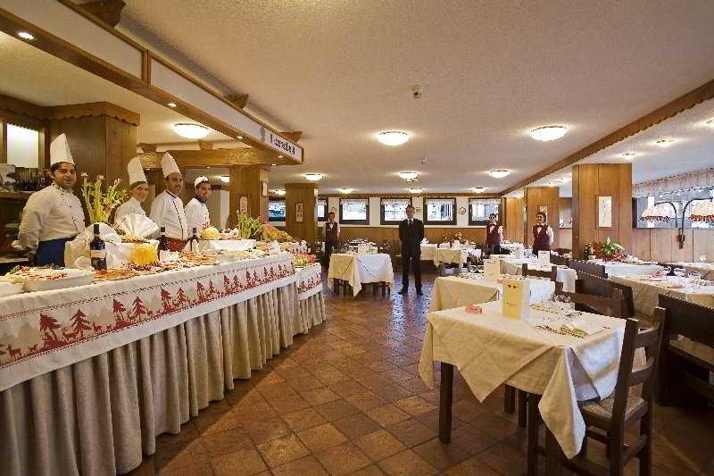 Hotel Ski Club I Cavalieri Rta 塞斯特雷 外观 照片