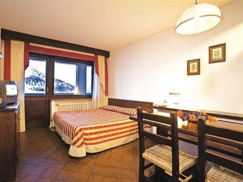 Hotel Ski Club I Cavalieri Rta 塞斯特雷 外观 照片