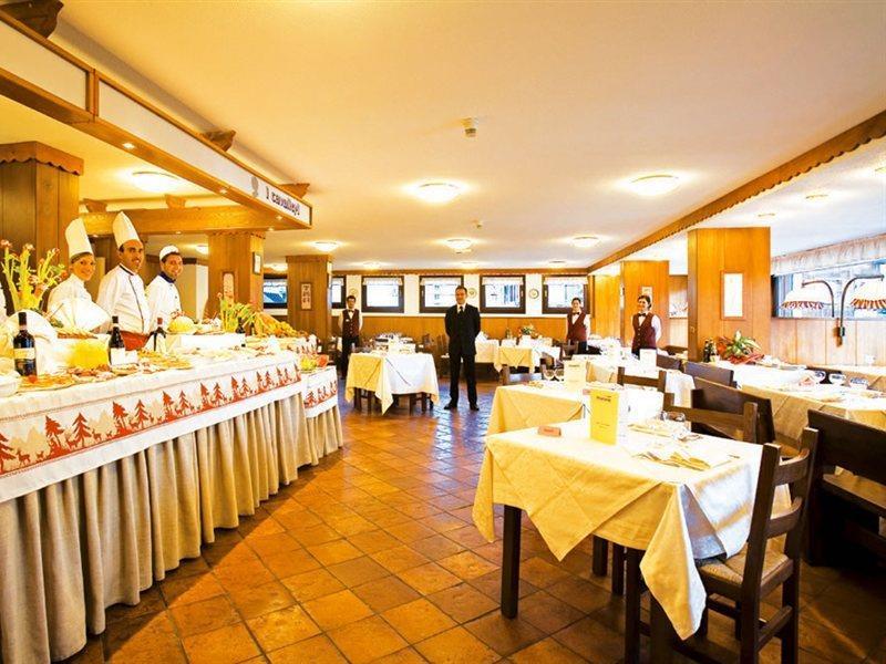 Hotel Ski Club I Cavalieri Rta 塞斯特雷 外观 照片