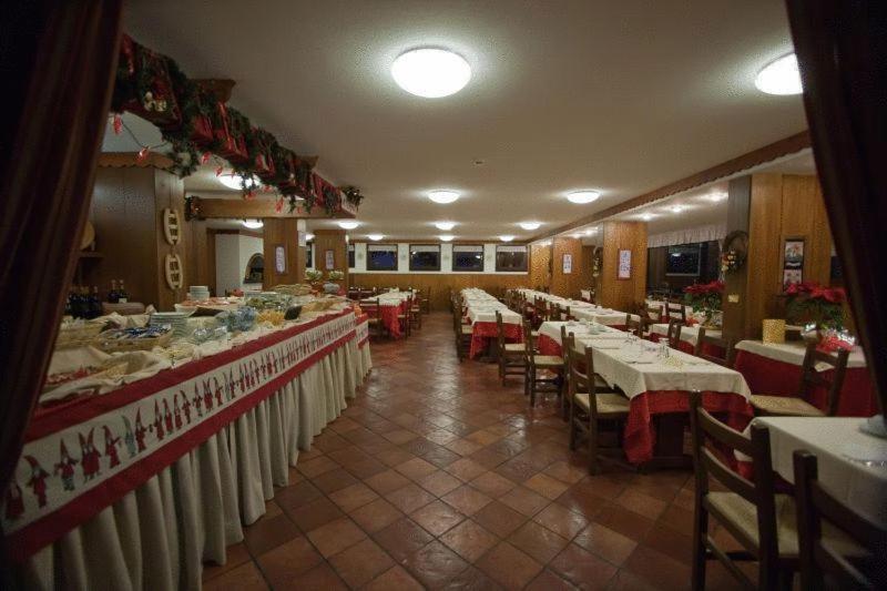 Hotel Ski Club I Cavalieri Rta 塞斯特雷 外观 照片